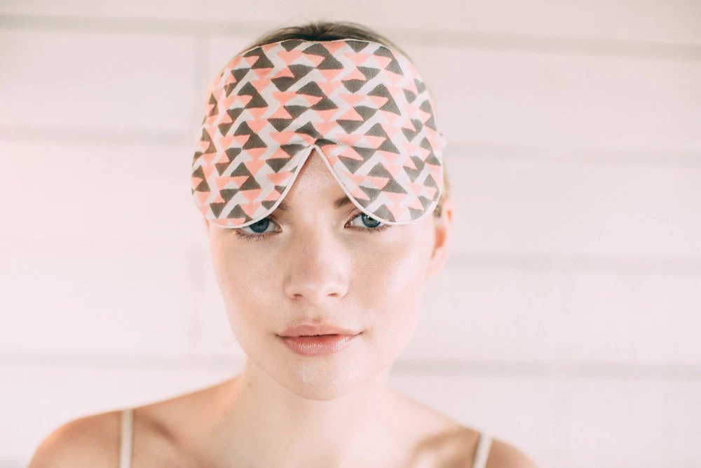Mulberry Silk Eye Mask - Coral/Grey - Image 3