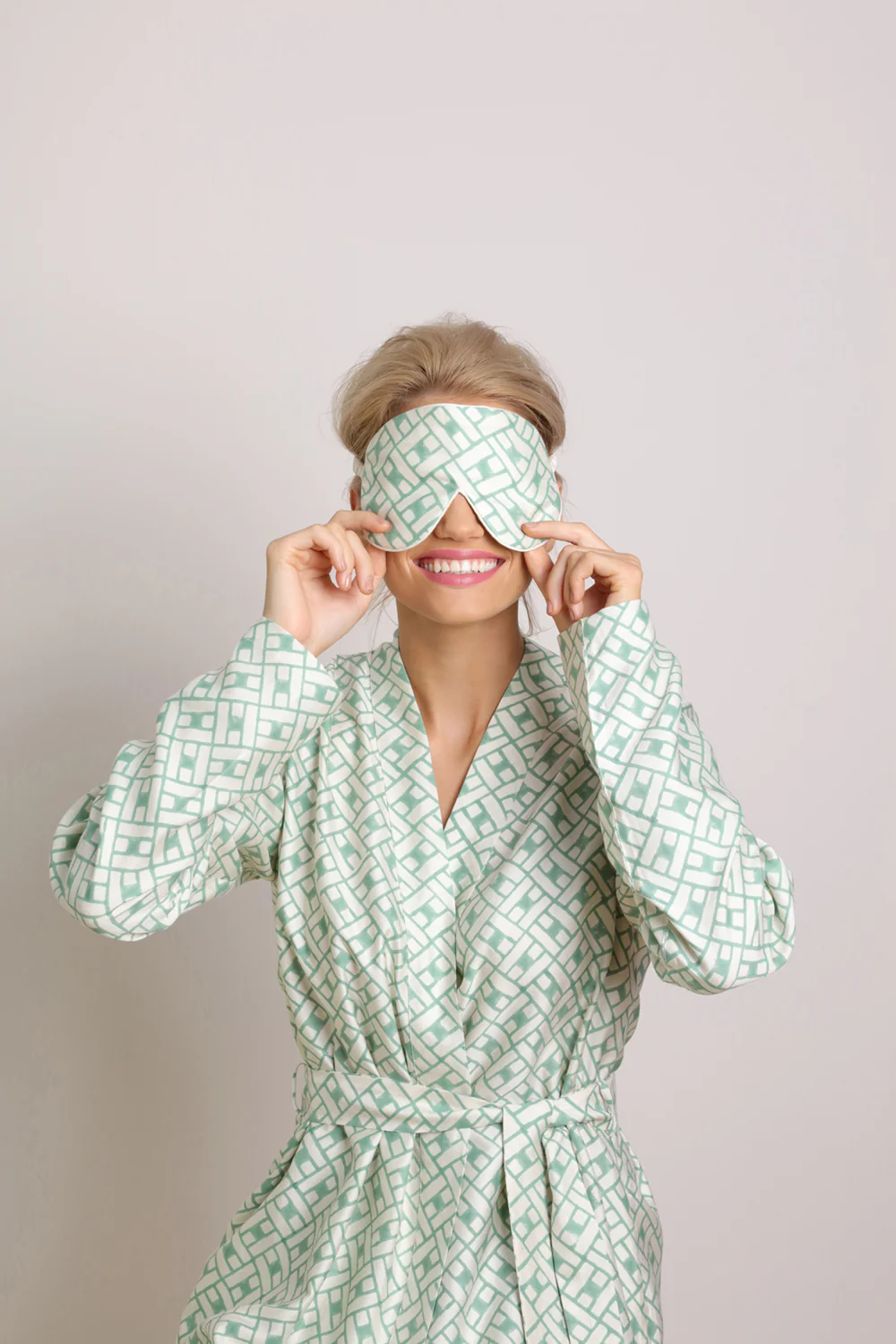 Sleeping Beauty Set - Mulberry Silk Pillowcase & Eye Mask - Image 8